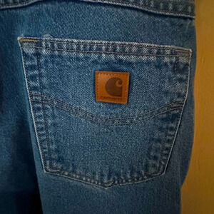 Carhartt Relaxed fit 42 x 32 100% cotton medium wash Jeans